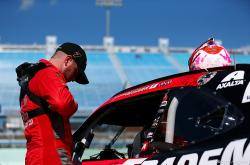 足球直播在线直播观看免费-哈斯车队横扫阿斯顿马丁，周冠宇关键制胜